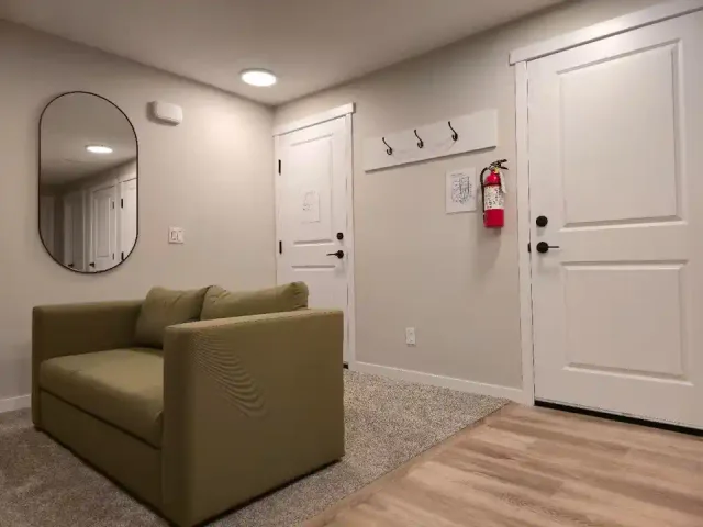 Fully Furnished 2 Bed Basement Suite Near South Health Campus, All Inclusive